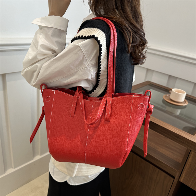 Women Bags Designer Sale - Torebka damska na ramię z zamkiem